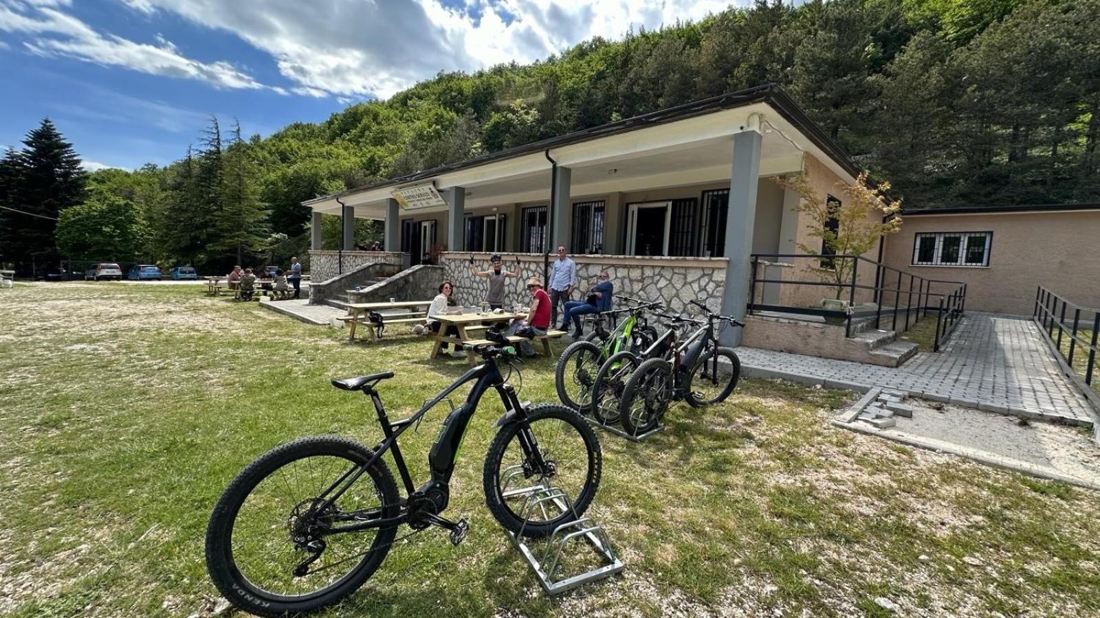 Orsa Maggiore Rifugio Campoli Appennino Exterior photo